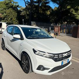 Dacia Sandero Essential 2025 Gpl