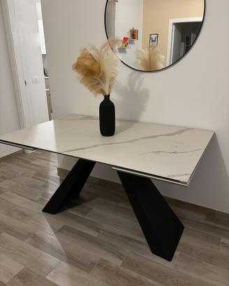 Tavolo in ceramica allungabile