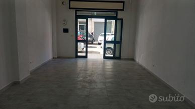 Box garage magazzino uso commerciale