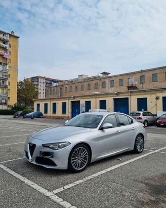 Alfa Romeo Giulia 2.2 150cv AT8