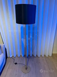 Lampada da terra oro e nero