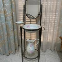 Lavabo d’epoca con catino e brocca