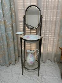 Lavabo d’epoca con catino e brocca