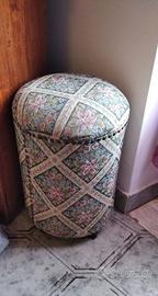 Pouf artigianale in tessuto floreale