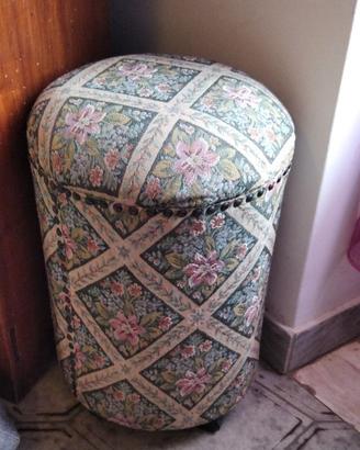 Pouf artigianale in tessuto floreale