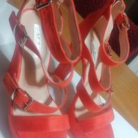 Sandali arancioni con tacco e plateau 8€