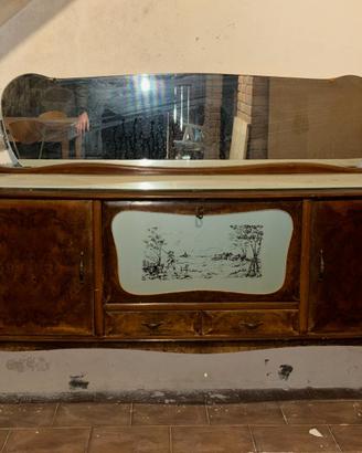 Mobile d'arredo con specchio