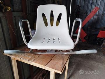 sedia girevole per vasca da bagno 