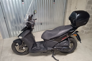 Kymco Agility 150, pochi km, nero