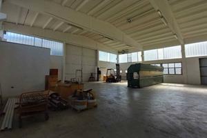 Immobile di 360 m² con 2 locali a Verucchio