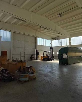 Immobile di 360 m² con 2 locali a Verucchio