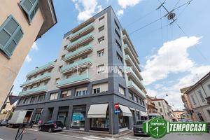 AMPIO 3 LOCALI CON BOX E CANTINA