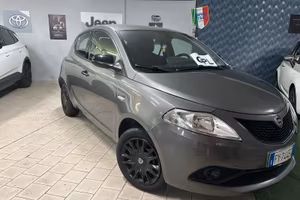 Lancia y anno 2019 1,2benz con  gpl
