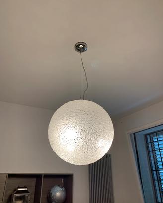 Lampadario sospeso a palla