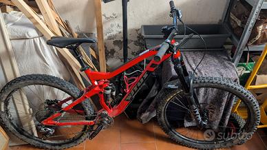 Vitus Sommet 2017 - 27.5' - Lyric 160mm
