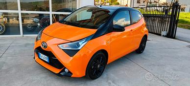 Toyota Aygo 1.0 72 CV x-wave orange KM 27000