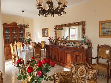 Madia con specchio da collezione in legno massicci