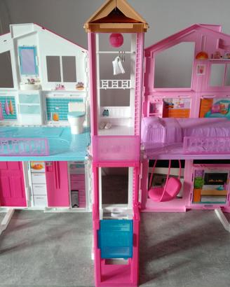 Casa barbie con ascensore