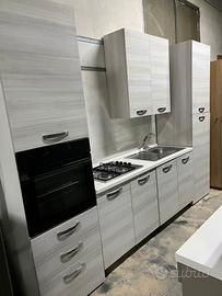 Cucina componibile completa di tutto