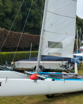 Catamarano sportivo 18 piedi classe A2 