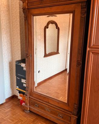 Armadio Antico ad un’Anta con Specchio e Cassetto