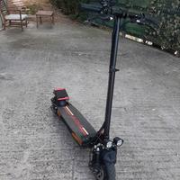 monopattino bimotore