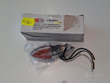 Coppia frecce “VIPERLED” arancio gambo corto Omolo