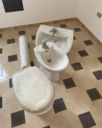 Sanitari wc lavandino gabinetto bide bagno