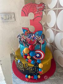 Torta finta Avengers 3 anni