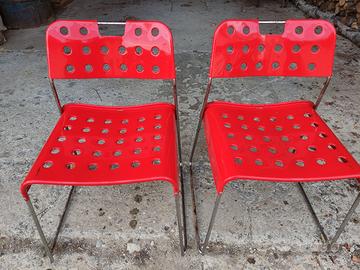 Sedia Omstak rossa impilabile in metallo di Rodney