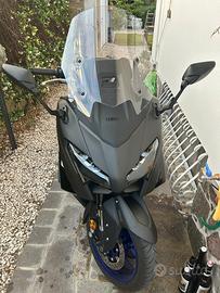 Yamaha TMAX 560 2025