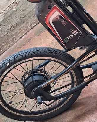 bici a tre ruote eletrica
