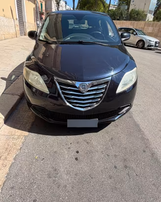 Lancia Ypsilon 2012