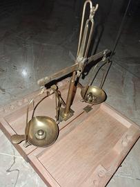 bilancino antico in ottone 
