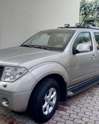 Nissan Pathfinder  allestimento LE 2007
