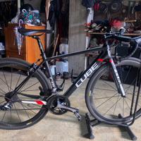 Bici da corsa in carbonio Cube C68