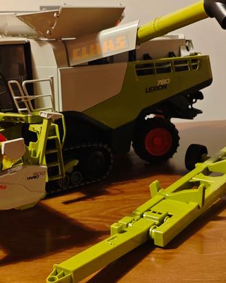 Mietitrebbia Class lexion 780 TerraTrac bruder
