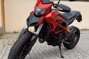 DUCATI HYPERMOTARD 821