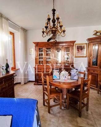 Appartamento di 174 m² con più di 5 locali a Poggi