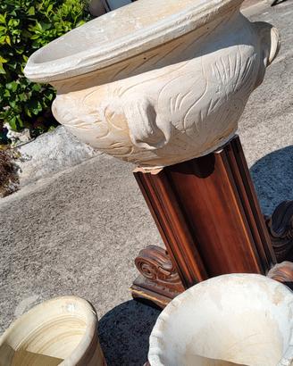vasi di gesso e di terracotta 