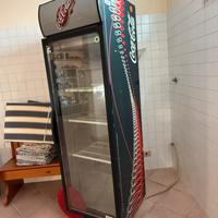 Frigorifero a colonna Coca-Cola