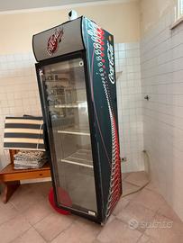 Frigorifero a colonna Coca-Cola