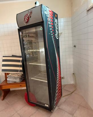 Frigorifero a colonna Coca-Cola