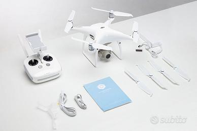 DJI Phantom 4 Pro v2.0 (comprese 2 batterie)