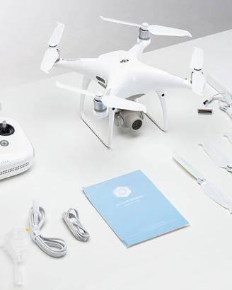 DJI Phantom 4 Pro v2.0 (comprese 2 batterie)