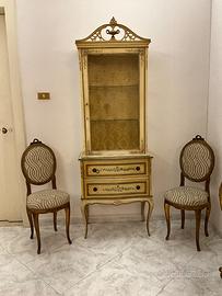 Vetrinetta vintage + coppia di sedie stile classic