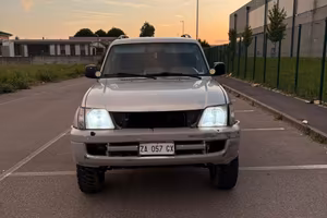 Toyota land cruiser 90