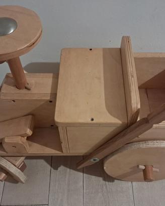 Triciclo in legno