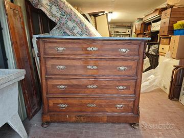 Cassettone in legno con ripiano in marmo