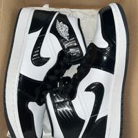 Air Jordan 1 Mid Carbon